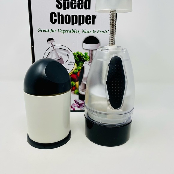 Speed Chopper with Bonus Cheese Grater - Picture 5 of 8